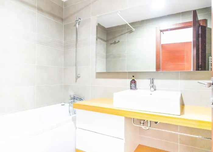 Apartament Incity Urban Garden Retreat
